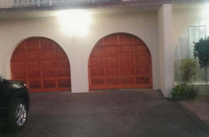 Garage door and automation installation